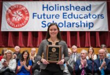 what is the hollinshead future educators scholarship