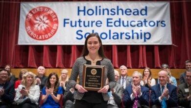 what is the hollinshead future educators scholarship